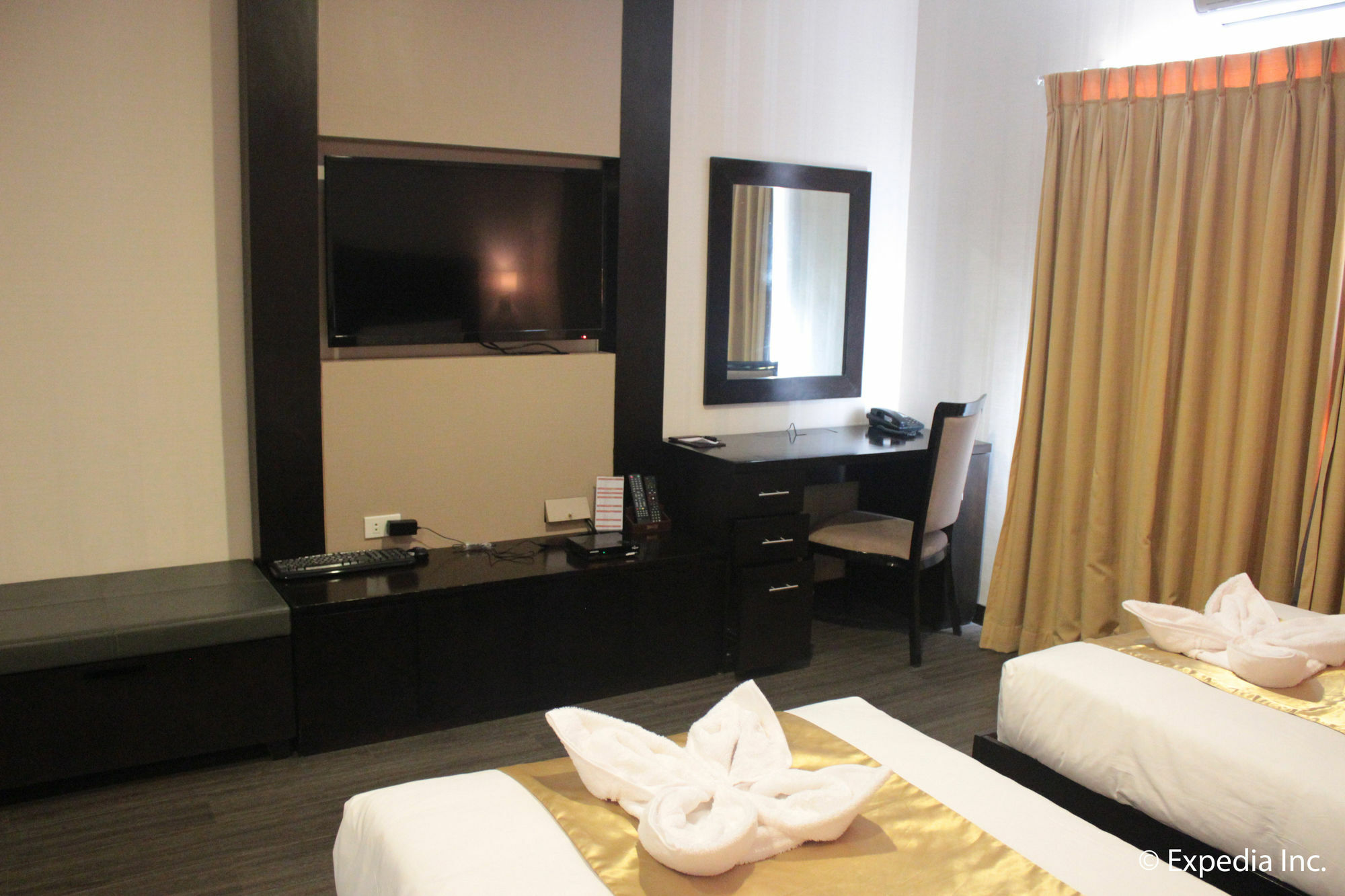 אולונגפו Sun Plaza Subic Hotel מראה חיצוני תמונה